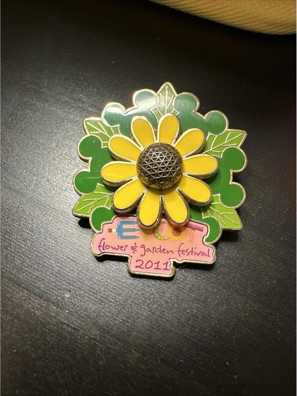 Disney EPCOT Flower & Garden Festival 2011 Daisy Spinner Trading Pin